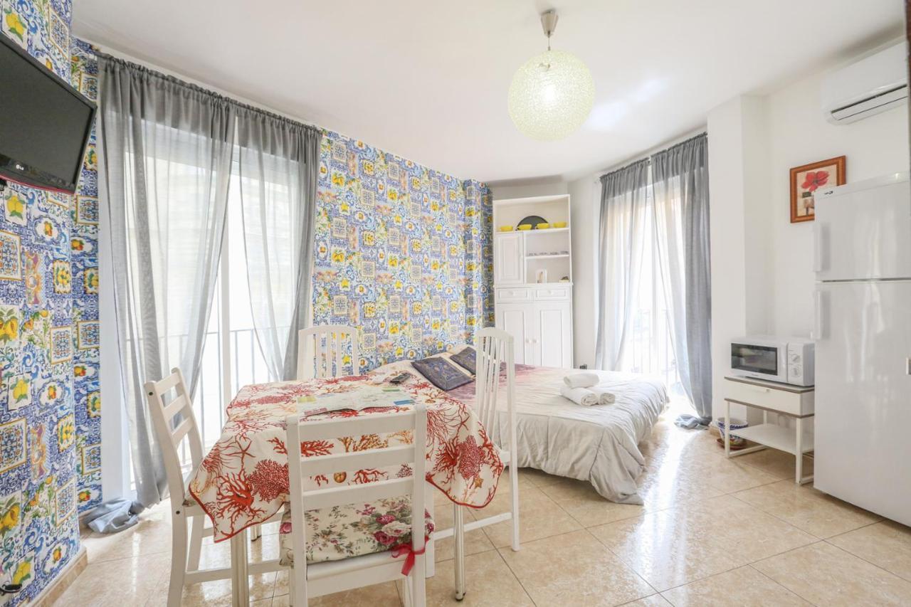 Duque Center Premium Suites, Free Parking Севилья Экстерьер фото