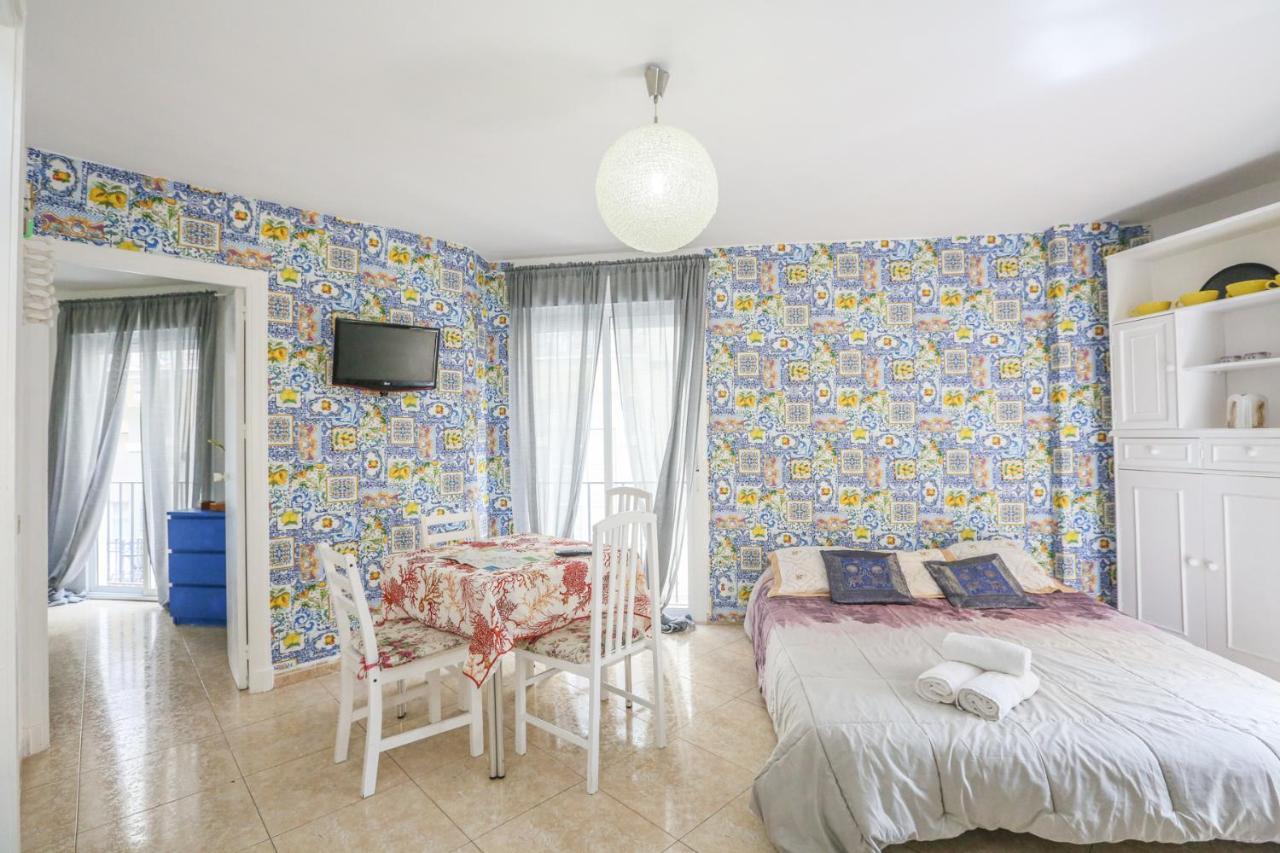Duque Center Premium Suites, Free Parking Севилья Экстерьер фото