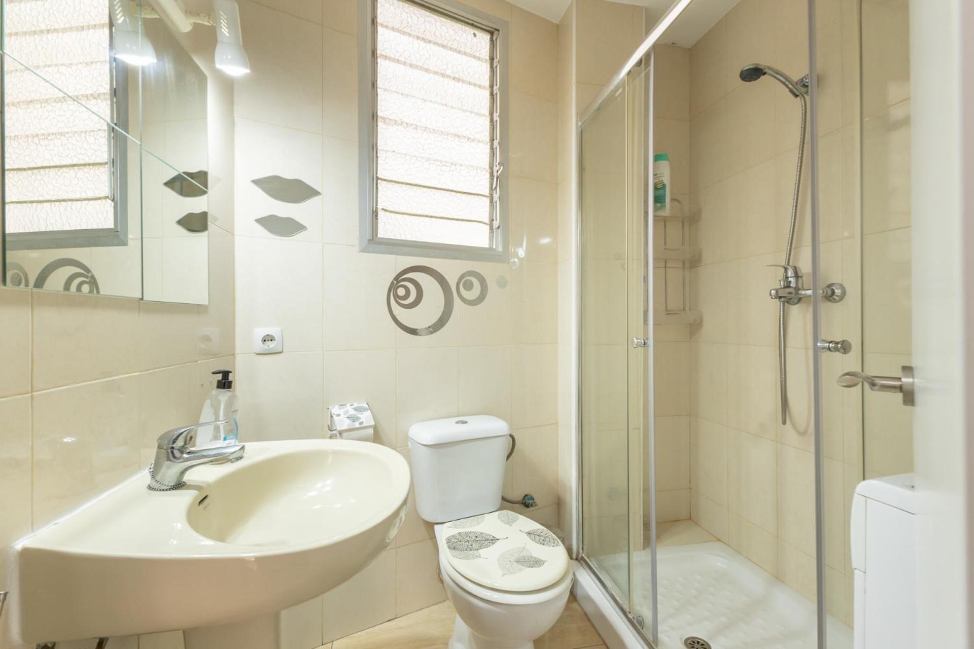 Duque Center Premium Suites, Free Parking Севилья Экстерьер фото